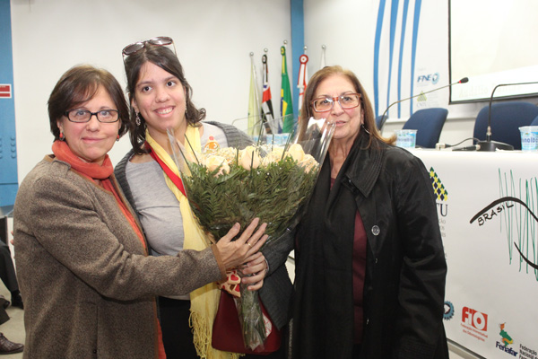 Mulher e filha recebem homenagem a Audálio