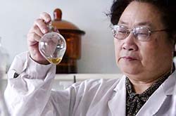 A farmacóloga chinesa Tu Youyou, que aos 84 anos recebeu o Nobel de Medicina em 2015/Imagem: Divulgação