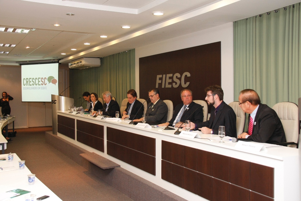 28052014-111812-fiesc