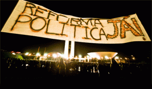 15082014-093936-reformapoliticaprotesto-300x177