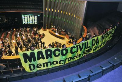 A regulamentação do marco civil da internet é urgente / Divulgação 13102014-115609-arton7668-1fe84