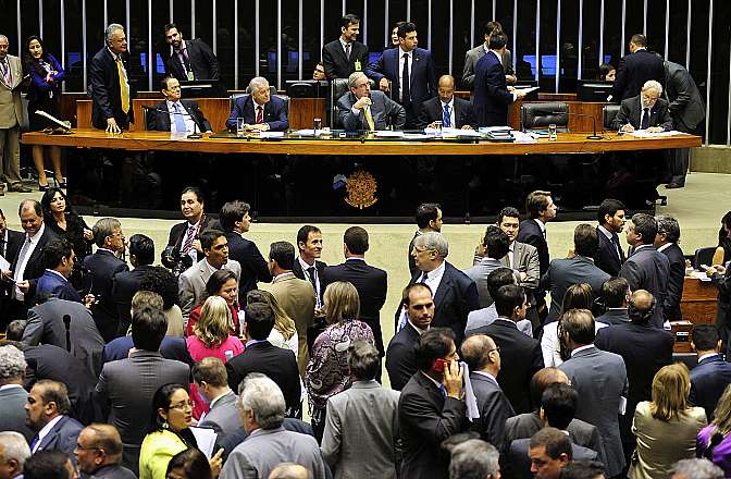 09042015-100051-camaraaprova