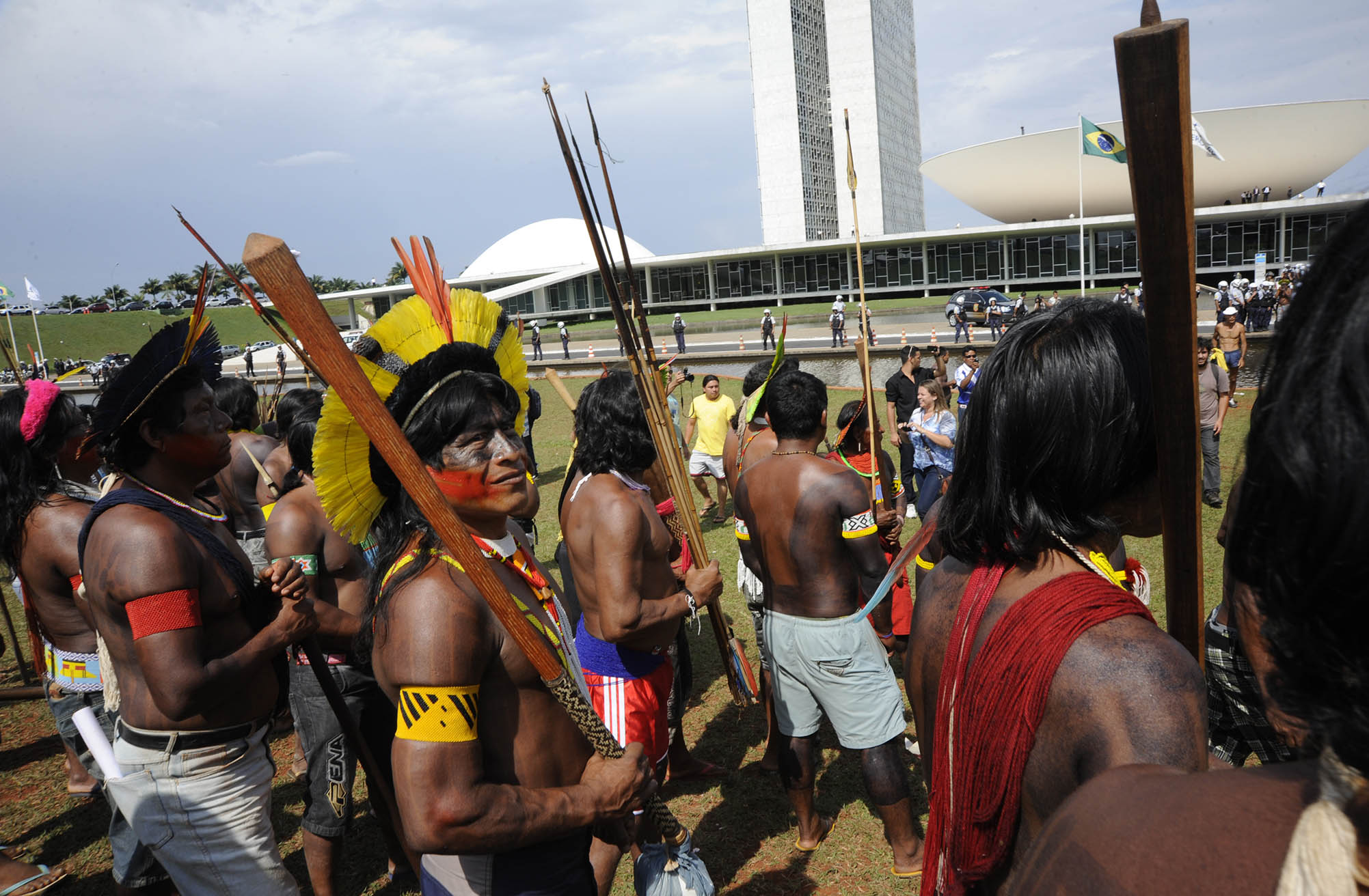 Índios e ativistas protestam em Brasília contra PEC 215 / Antônio Cruz/ABr 29052015-134321-indigenas