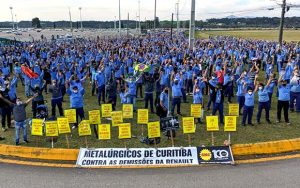 Metalurgicos da Renault protestamFoto: Sind. Metalúrgicos da Grande Curitiba