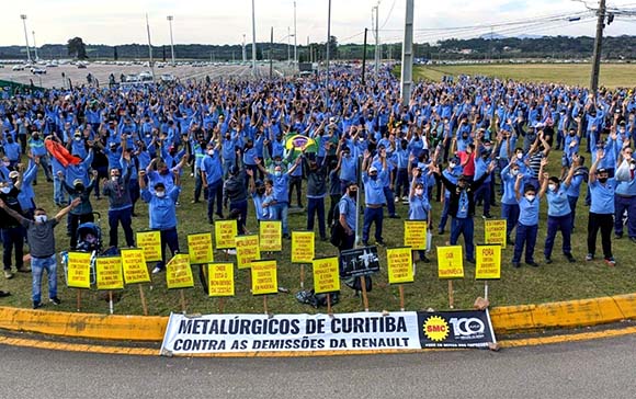 Metalurgicos da Renault protestamFoto: Sind. Metalúrgicos da Grande Curitiba